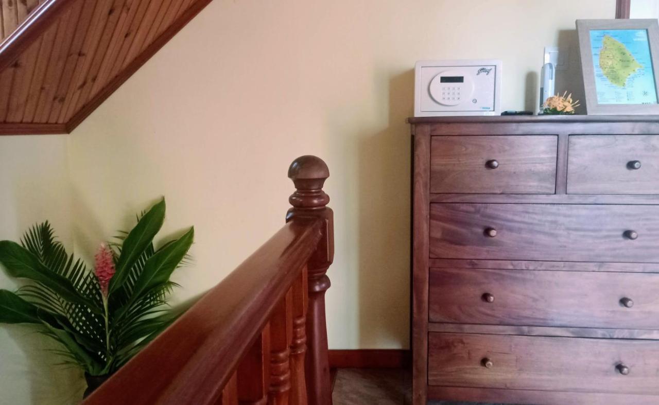 Badamier Self-Catering Daire La Digue Dış mekan fotoğraf